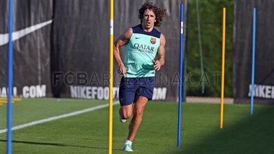 بويول يعود لدفاع برشلونة بعد 220 يومًا