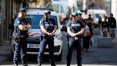 رجل يتحصن في متحف فرنسي بعد تهديدات باللغة العربية على الجدران