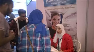 مركز تدريب مصر للطيران يشارك بملتقيات التوظيف بالجامعات والمعاهد