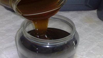 خبير صحي: العسل الجبلي المغشوش بالكوكاكولا يسبب هشاشة العظام