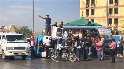 إصابة 7 أشخاص بحادث انقلاب سيارة أعلى كوبري الجيزة