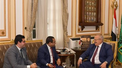 اعتماد أكبر حركة ترقيات للعاملين بجامعة القاهرة.. يناير المقبل