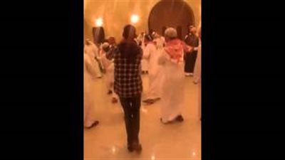 بالفيديو.. سعوديون يرقصون على مهرجان «مفيش صاحب» في حفل زفاف