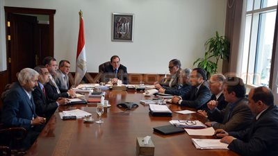 وزير البترول يتابع سير العمل بخطوط أنابيب الغاز بمحطات كهرباء«سيمنز»