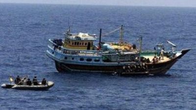 احتجاز 16 صيادا على مركب من كفرالشيخ بتونس