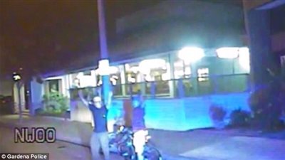 بالفيديو والصور.. لحظة قتل شرطي لرجل أعزل في بريطانيا