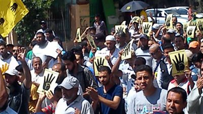 إغلاق أبواب عمارات روكسى قبل وصول مسيرات الإخوان