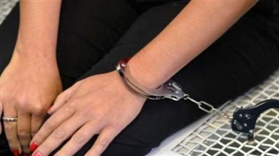 ضبط موظفة استولت على أموال المواطنين بزعم تخصيص شقق للإسكان الاجتماعى