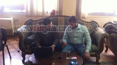 العاملون بـ