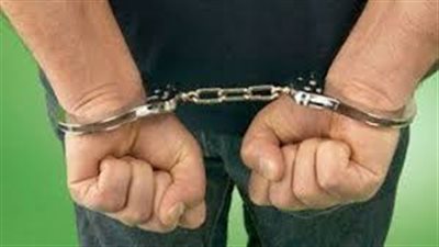 حبس مندوب شرطة وابن خالته بتهمة تقاضي رشوة في الجيزة