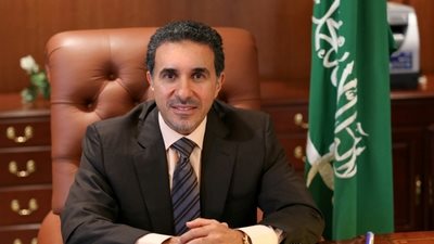 سفير السعودية يطمئن أسر الطلبة بـ