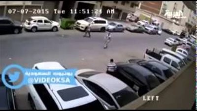 بالفيديو.. شجاعة مصري بالسعودية تحبط محاولة سرقة