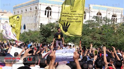 «طلاب الجامعات يتحدّون قانون التظاهر».. عسران: ليس من حق أي فرد تقييد حقوقنا.. اعتماده حق أصيل للبرلمان المقبل.. رضوان: يخدم الإخوان والحكومة الحالية ولدت من رحم المظاهرات