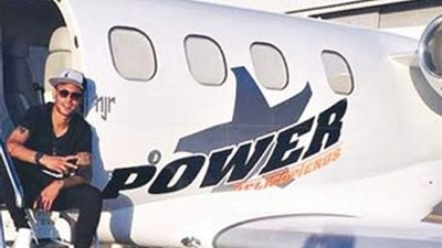 البرازيلي «نيمار» يشتري طائرة خاصة مقابل 10 ملايين يورو