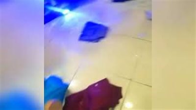 رد فعل المواطنين لحظة اقتحام سيارة محل ملابس بالسعودية (فيديو)