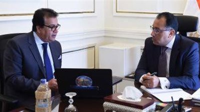 مدبولي يناقش مع وزير التعليم العالي مخطط تنفيذ مستشفى ٥٠٠ ٥٠٠ لعلاج الأورام