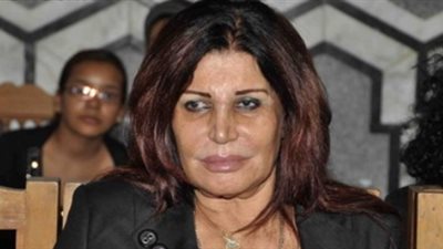 نجوى فؤاد وعدوية يصلان عزاء عمر الشريف