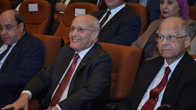 العصار: نسعى لإحداث تطوير شامل لشركات الإنتاج الحربي (صور)