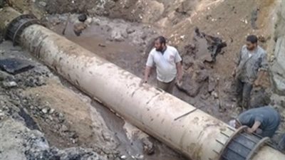 تكرار حوادث كسر خطوط المياه صداع في رأس المصريين.. تهالك الشبكات وغياب الصيانة وعدم التنسيق بين الجهات المعنية أبرز الأسباب.. القابضة: ضعف الميزانية وراء تعطل خطط التجديد والصيانة