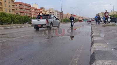 سقوط أمطار متوسطة على أنحاء متفرقة بالقاهرة والجيزة (صور)