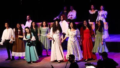 «الجميلة والوحش» و«البؤساء» لوحات فنية جسدتها «فابريكا» بالساقية