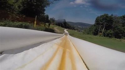 بالفيديو والصور.. أكبر «زحليقة» مائية في العالم