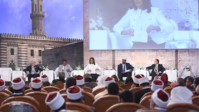 وزيرة الهجرة: الأزهر يمثلني