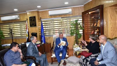 وضع اللمسات النهائية استعدادا لمهرجان 