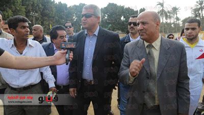 بالصور.. وزير الشباب يقرر تطوير ملعبي مركز شباب تزمنت الشرقية ببني سويف