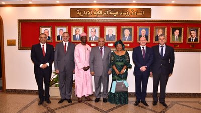 وزير الرقابة الكاميرونية يزور 