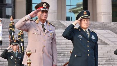 وزير الدفاع يعود إلى القاهرة بعد زيارة رسمية إلى الصين