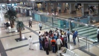 مطار القاهرة يستقبل 19 مرحلا من السعودية لمخالفتهم شروط الإقامة