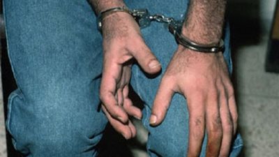 ضبط عاطل سرق 3060 كشافًا كهربائيًا بدمياط