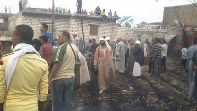 10 صور ترصد آثار الحريق الغامض بـ 15 منزلا غرب الأقصر