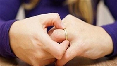 ربة منزل في دعوى خلع: 