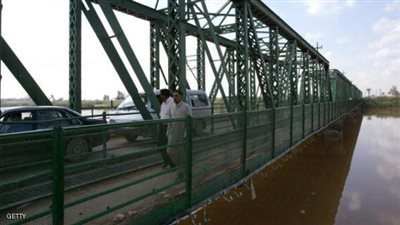 داعش يفجر جسرا بالفلوجة لإعاقة الجيش العراقي