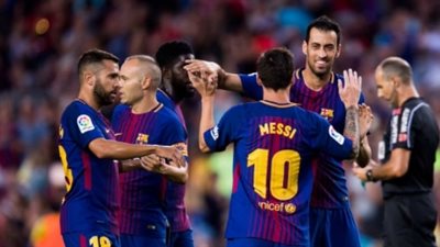 برشلونة يتقدم بثلاثية أمام إشبيلية بالشوط الأول (فيديو)