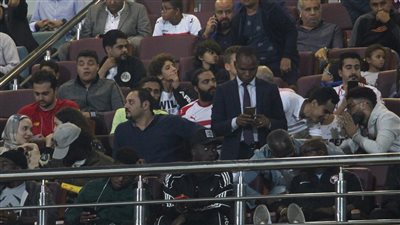 لاعب طلائع الجيش يساند جينراسيون ضد الزمالك بمدرجات السلام (صور)