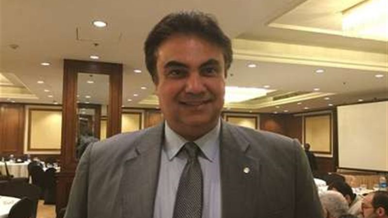 على المانسترلي، عضو