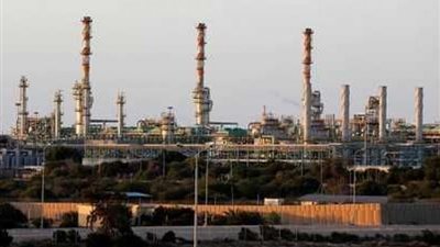 ليبيا.. جماعة مسلحة تفجر خط أنابيب نفط في بنغازي