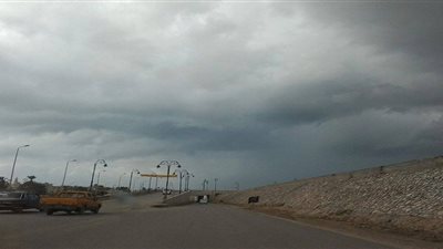 توقف الحركة المرورية بشوارع المنيا بسبب الأمطار