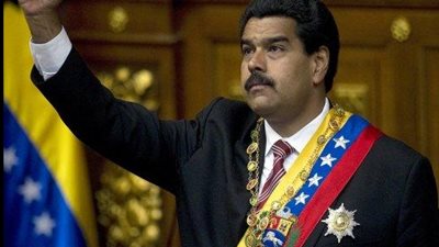 بالصور.. هندوسى يستخدم صفارة لتلقى الصدقات