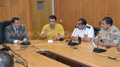أسامة هيكل يبحث مع قيادات أمنية تأمين مدينة الإنتاج