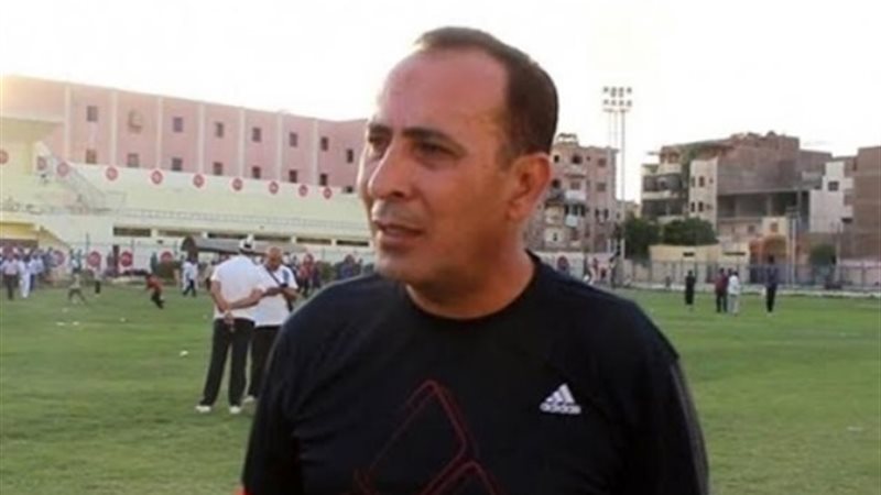 عصام مرعي مدرب الفريق