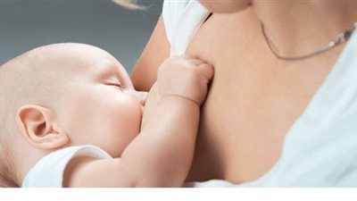 حقيقة انتقال فيروس كورونا للرضع من لبن الأم