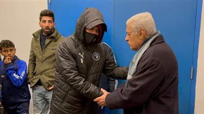 أنوس يطمئن على إصابة عبد الله السعيد | صور