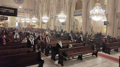 بعد 55 يوماً من التوقف.. أول قداس بالكنيسة المرقسية في الإسكندرية |صور