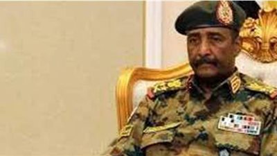 قبل يومين من استقالة مجلس الوزراء.. البرهان يهدد بحكومة طوارئ بالسودان