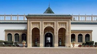 أنصار الرئيس التونسي يتجمعون أمام منزله للتنديد بمحاولة تسميمه