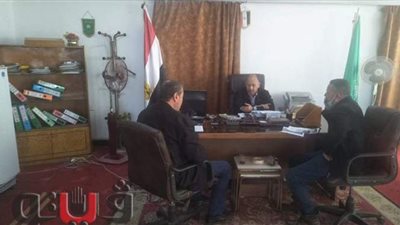 مناقشة الخطة الاستثمارية للكهرباء بالقنطرة شرق الإسماعيلية | صور